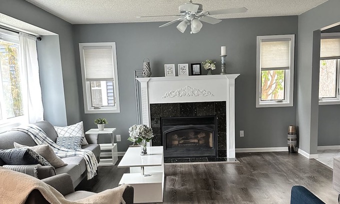 Richfield Casa | Centrally located house in Richfield minutes from MOA, MSP, shops, restaurants