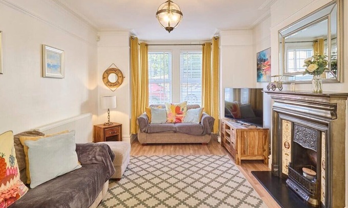 Margate Casa | Host & Stay | Grosvenor Hill