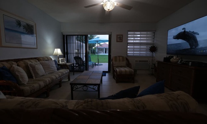 Williams Town Condominio | Relaxing Island Retreat