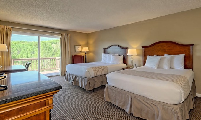 Clayton Condominio | KW_108 Two Queen Unit