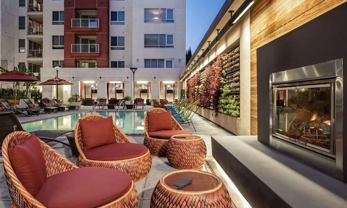 View Park-Windsor Hills Condominio | Upscale Hollywood 2 Bed 2 Bath + Large Balcony+1222 N La Brea Ave West Hollywood