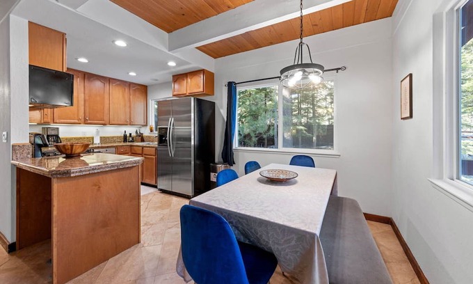 Tahoe Pines Casa | Family Friendly! Hot Tub! Private access to creek!