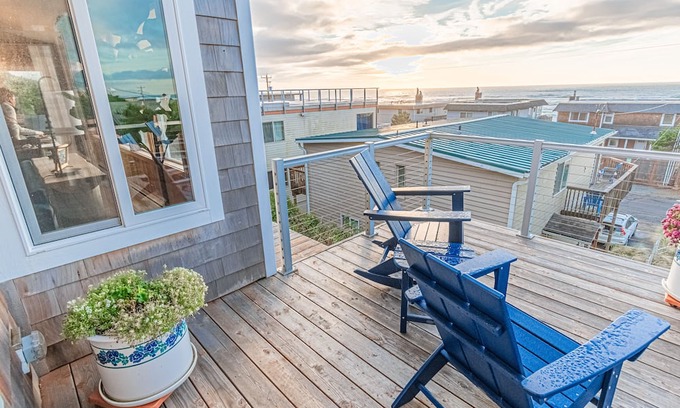 Rockaway Beach Casa | Stunning 4 bedroom, 3 bath home perfect for guests looking for a spacious layout