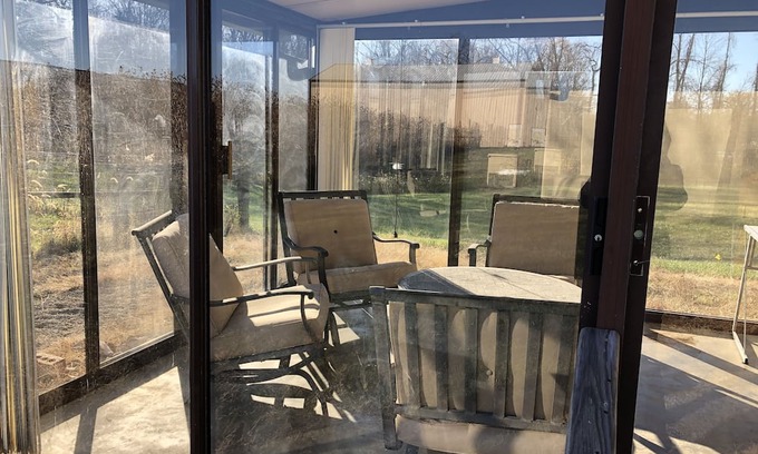 Bloomington Otro | Close to Indiana University, many lakes & parks! Totally renovated farmhouse.
