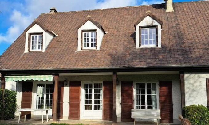 Bures-sur-Yvette Casa | Vrbo Property