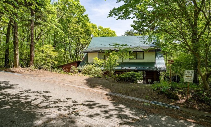Nasu Casa | Log house with nature BBQ grill available Projector available Pets allowed 3 bedrooms Up to 3 parkin / Nasugun Tochigi