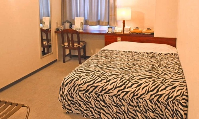 Togura Kamiyamada Onsen Casa | Double Spacious 180cmwide queensize bed Smoki / Chikuma Nagano