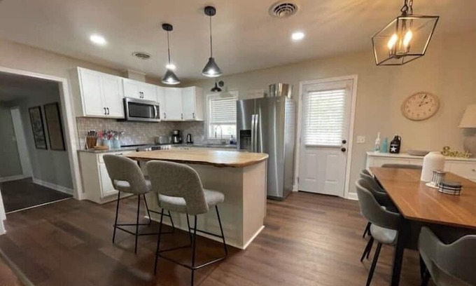 Floyd Casa | ⭐️New Listing 20% Discount!⭐️ Recently renovated house in the Town of Floyd