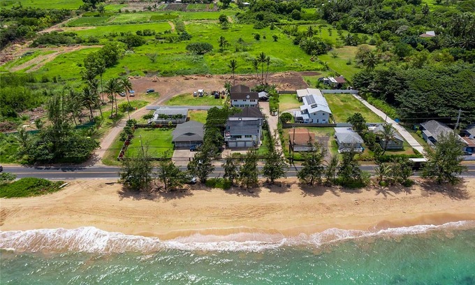 Punaluu Casa | >NEW< Seaside Sanctuary ~ Beach Access, Views, A/C