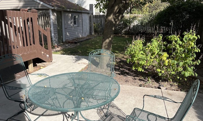 Lansing Casa | Central, Westside 4BD/2BT home with Huge extra lot. Pet Friendly. Long-term only