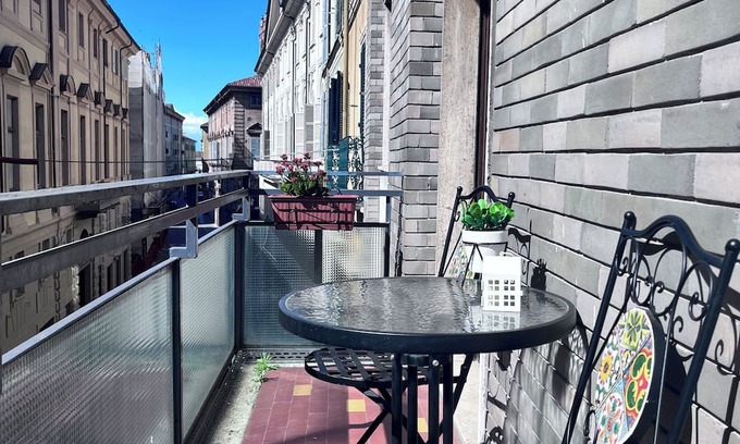 Casale Monferrato Apartamento | Amplio departamento en el centro histórico.