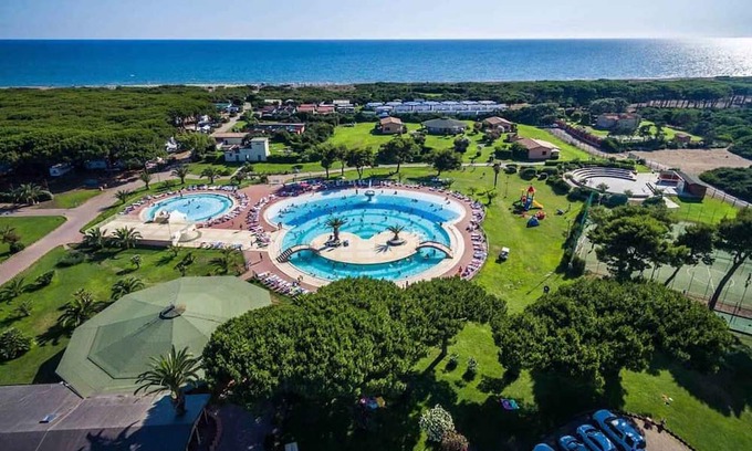 Marina di Montalto Apartamento | Holiday apartment with pool, slides and sports facilities