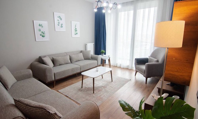 Bagcilar Apartamento | Cozy Retreat: Stylish 2BR Apt