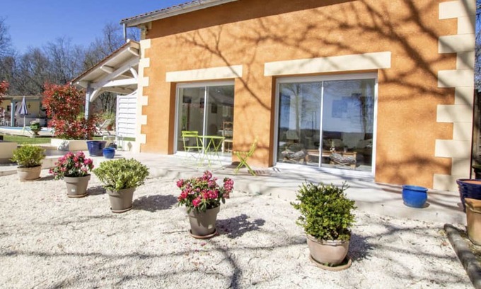 Pomport Cabaña | Cottage 'La Villa Du Mas Des Chênes' with Private Pool, Private Terrace and Wi-Fi