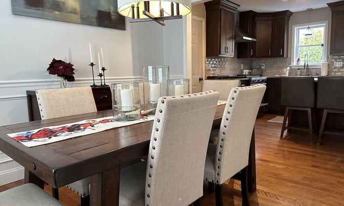 Saratoga Springs Casa | The Gray Horse. Cozy and inviting home in the center of everything Saratoga!