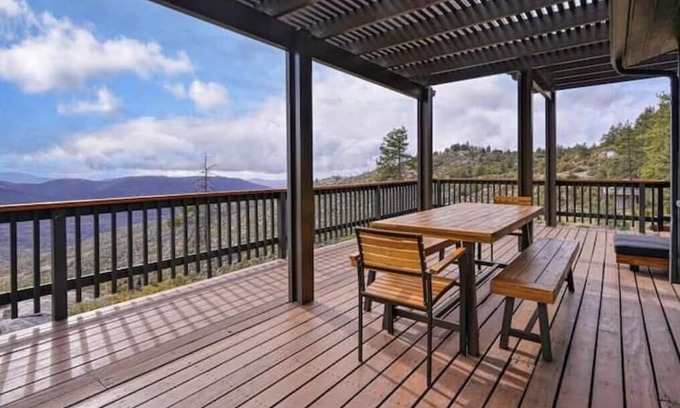 Idyllwild Casa | Deer Haven Lodge w/ Sunset Views