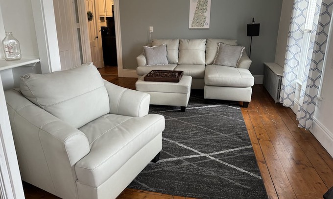 Williamstown Apartamento | Quiet Williamstown apartment close to downtown. 20 Min to Jiminy Peak!
