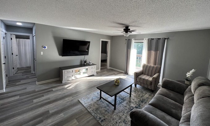 Monroe City Condominio | Luxury condo at Mark Twain Lake