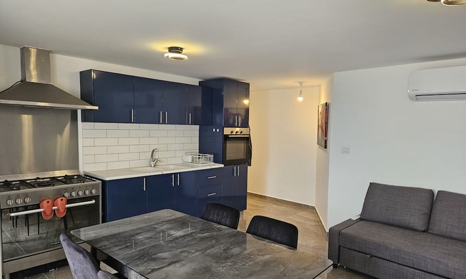 Al-Maghtas Apartamento | Luxury 1 BR Apartment Near the Dead Sea