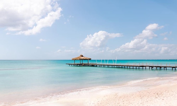 Dominicus Apartamento | CADAQUES BAYAHIBE Relax with the whole family at this peaceful place to stay. .