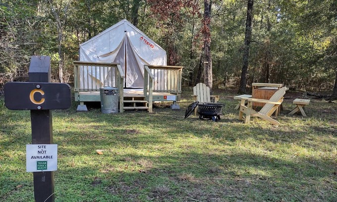 West Livingston Alquiler De RV | Tentrr State Park Site - Texas Lake Livingston State Park - Site C - Single Camp