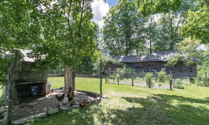 Pawlet Casa | Quintessential Vermont! In a classic New England village on the Metawee River.