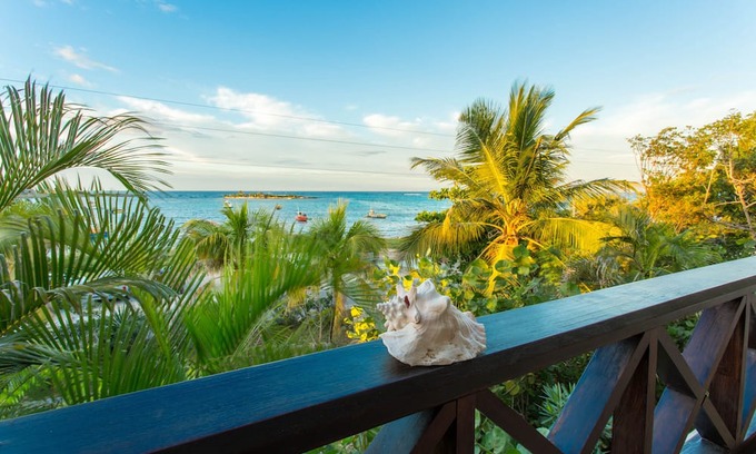 Island Harbour Casa | Exquisite 3 Bedroom villa. Unwind with beach views, and gentle island breezes.