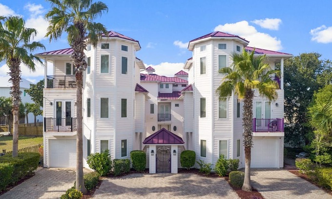 Laguna Beach Estates Casa | Laguna Beach: 4BR 4BA sleeps 12. Spacious townhouse for your perfect getaway.