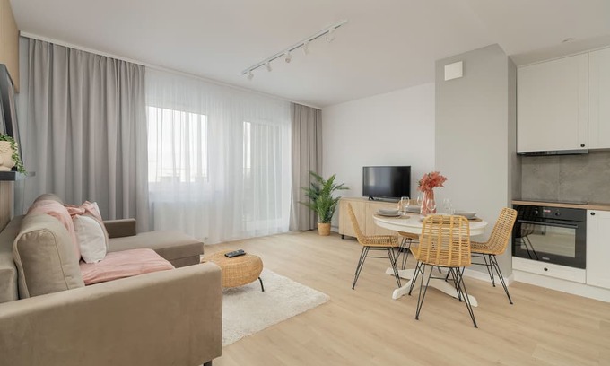 Jezyce Apartamento | Elegant Apartment in Poznan by Renters