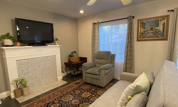 Lower Bal Casa | Cute home with a green thumb, pet friendly
