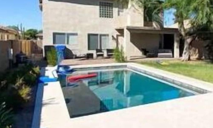 Barton Hills Casa | Priv Oasis w/ Pool & Pool Table | Discounted*