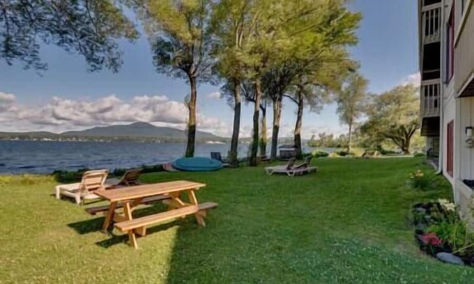 Magog Apartamento | Condo Le Memphré *Bord de Lac*