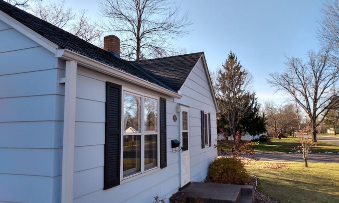 Mora Casa | Beautiful and quite home in a cozy small town setting.