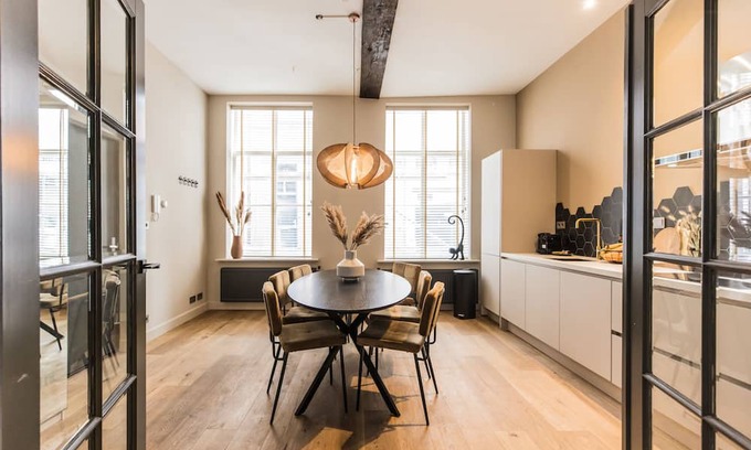 Zuidwal Apartamento | Haya Historic - 'malbec'