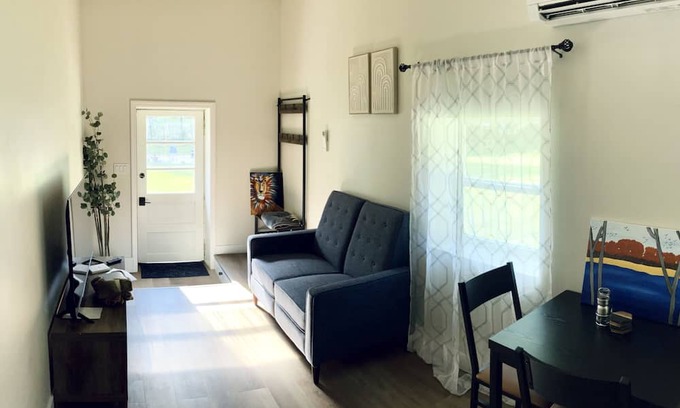 Lawrenceville Cabaña | Cozy Suite near Princeton