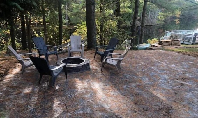 Cordova Mines Cabaña | Large, private and dog friendly Country Home on a River with a Hot Tub & Sauna!