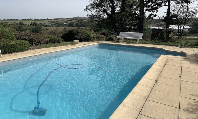 Taluyers Casa | Grande Maison Familiale 18kms de Lyon ,cheminée ,piscine Grand Parc