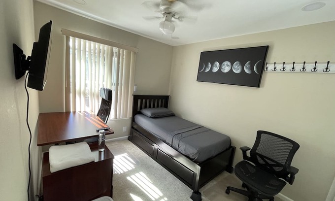 South San Jose Casa | Kick back and relax in this one bedroom R3 with all comforts.