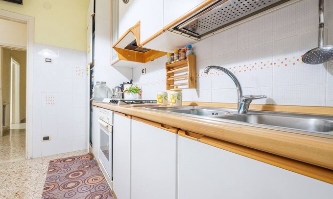 Mili San Pietro Apartamento | Apartment 'Aurora Inn' with Balcony, Wi-Fi and Air Conditioning
