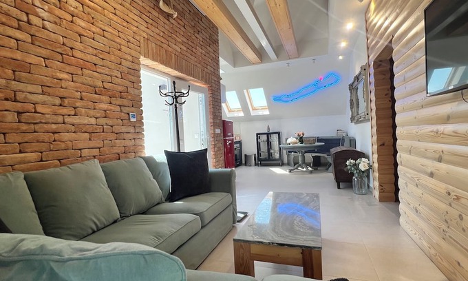 Csopak Apartamento | NEONCsopak at lake Balaton perfectly located for hiking-swimming,-wining-dining