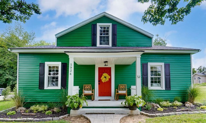 Burlington Casa | Cozy home! Just 11 minutes to Creation Museum. Walk to restaurants and more!
