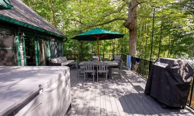 Dryden Cabaña | Camp Quality Time on Wilson Lake 3-bedroom, hot tub