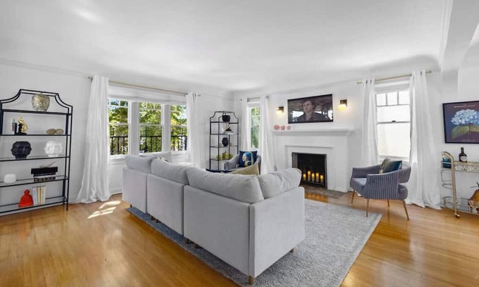 Greater Wilshire - Hancock Park Apartamento | Classic Spanish Revival Duplex