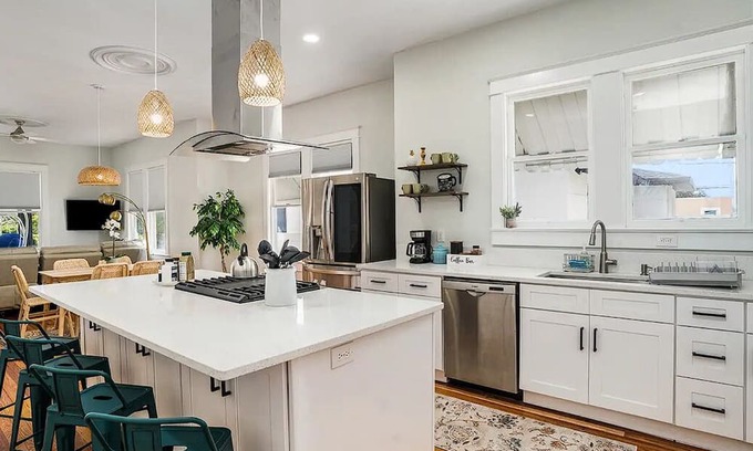 North Hyde Park Casa | Charming centrally located 3bed 2bath