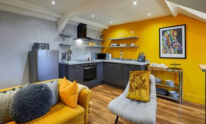 South Charlton Apartamento | Host & Stay | Yellow Ochre