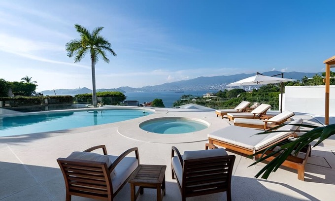 Las Brisas Casa | Spectacular Bay-View Home on Two Levels, with Full Service plus Private Chef