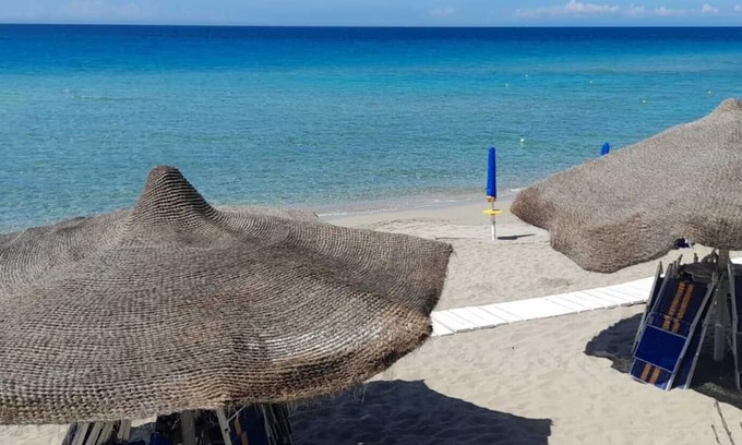 Marina di Lizzano Apartamento | Apartment "Villa Rifla" with Private Terrace & Wi-Fi