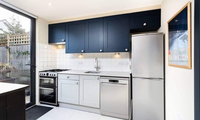 East Finchley Casa | 1 Bedroom House in Charming Barnet Neighborhood