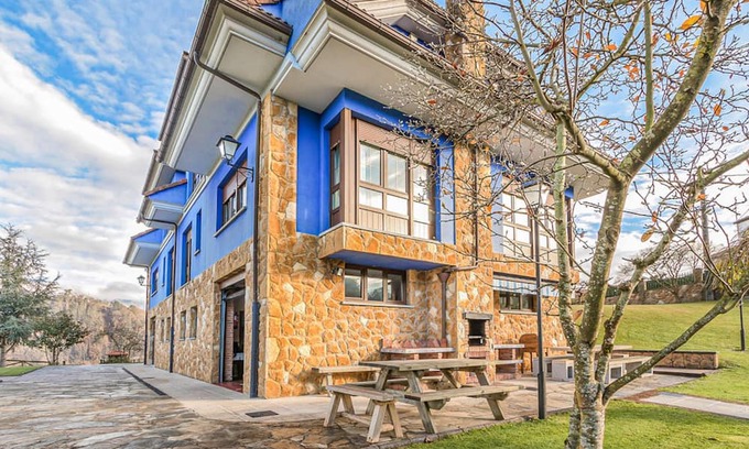 Sevares Casa | Homerez - Big house for 12 ppl. with garden, terrace and balcony at Sevares