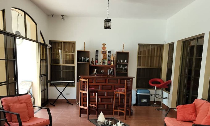 Managua Casa | Casa Entera con Alberca en las Colinas Managua, Apta Para Familias